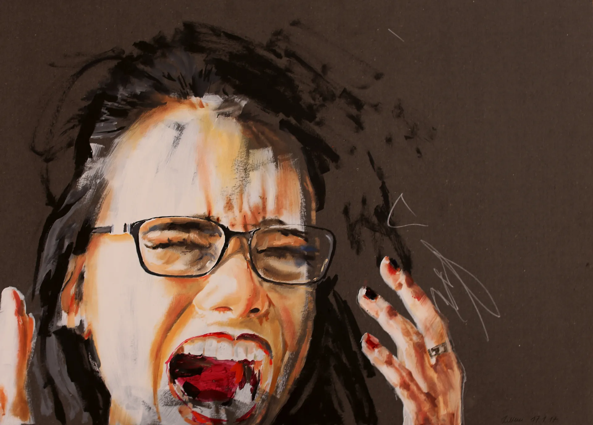 Junge, schreiende Frau in Abstraktion.